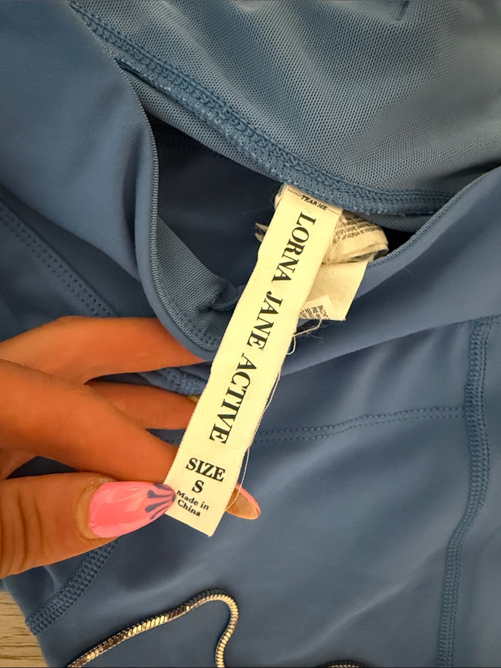 Lorna Jane women's Blue Crop Leggings - Picture 2 of 4